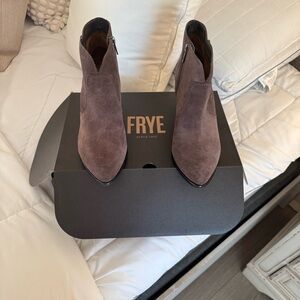 Frye Ankle Cowboy suede booties